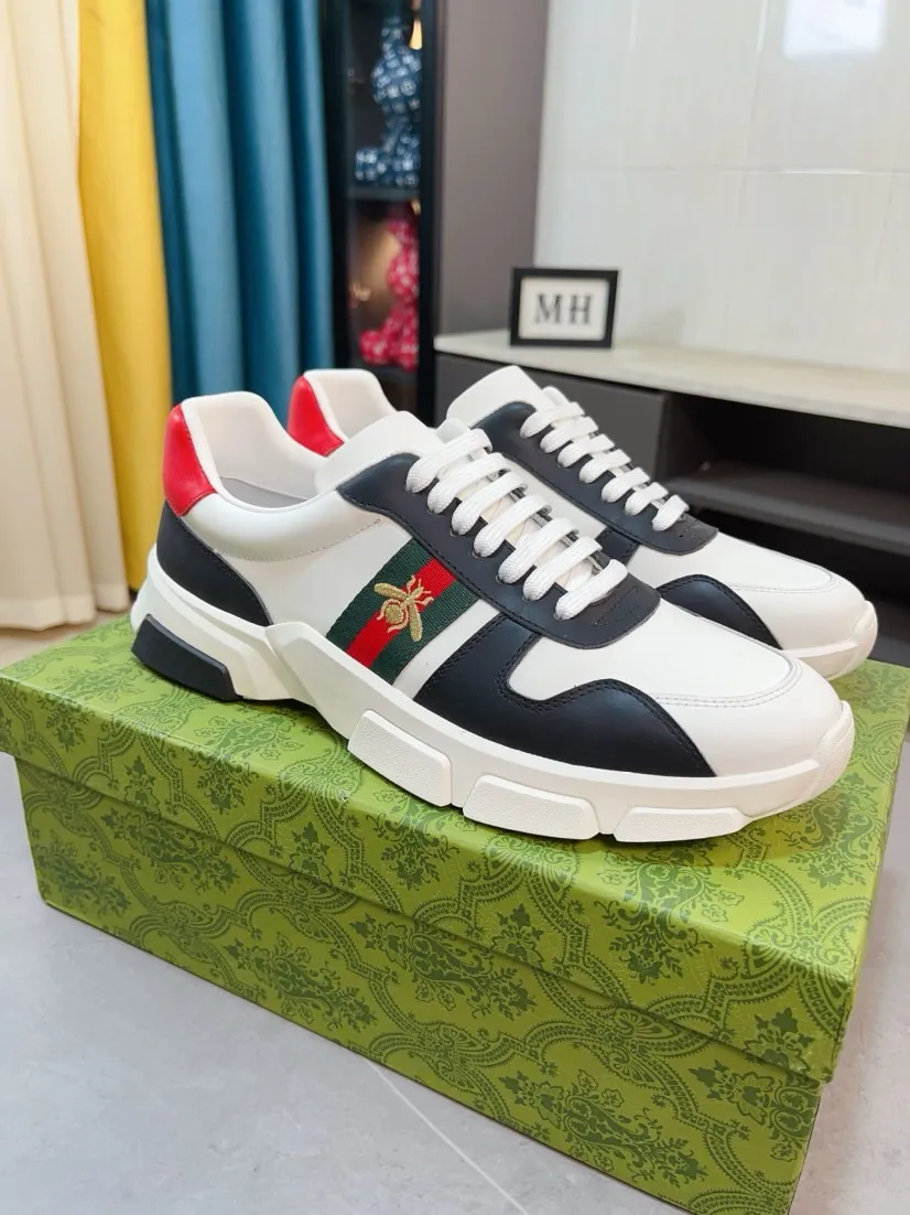 Men's shoes 💰560🌹🌹GUCCI [Gucci] New high-end brand of men's shoes, the latest fashionable casual men's shoes, trendy and versatile, relaxed and sporty style, uppers imported from Italy, first-layer cowhide, genuine leather lining, and ultra-fine workmanship. Original personalized fashionable rubber wear-resistant outsole, light and comfortable on the foot, size 38-44